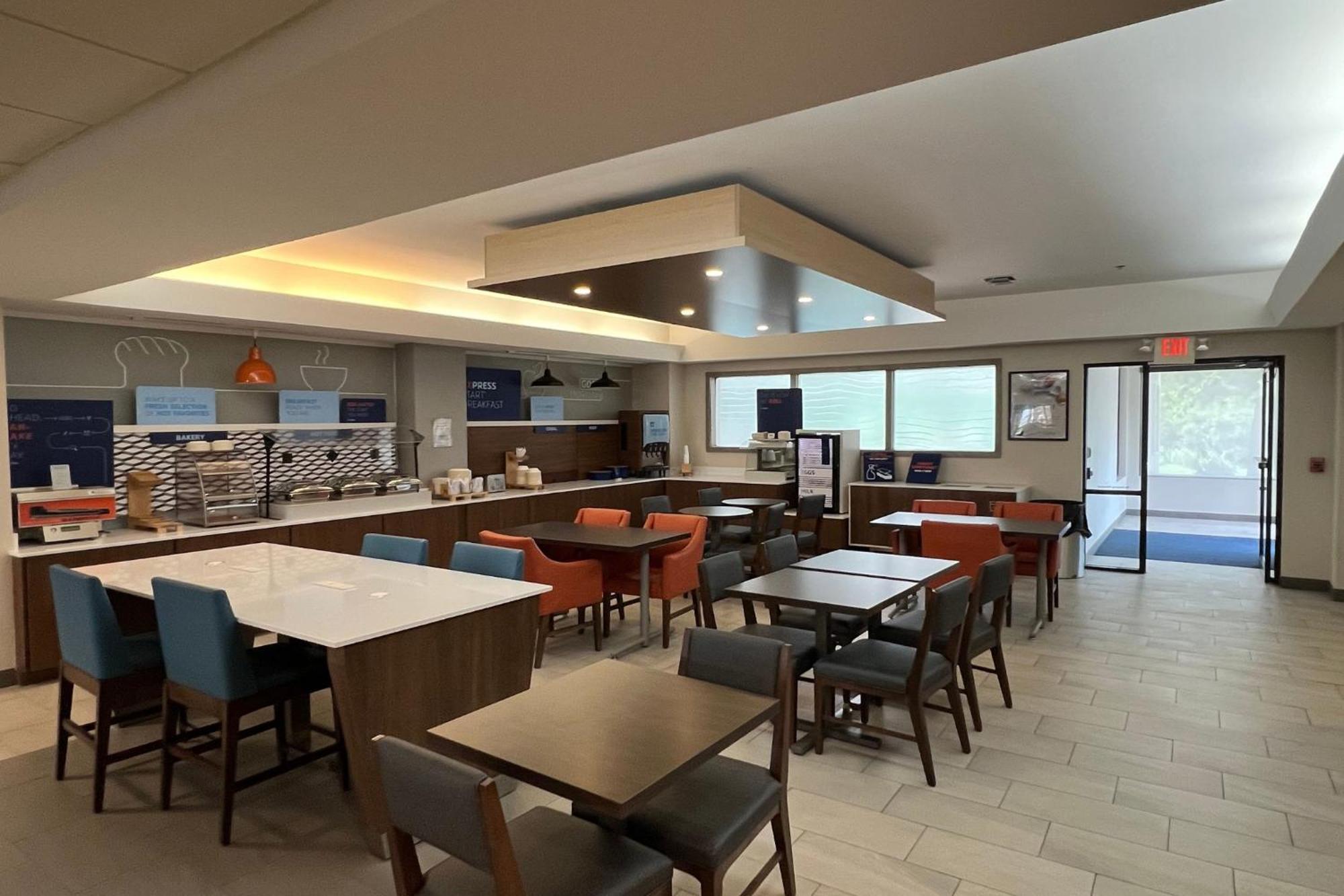 Holiday Inn Express Harrisburg I-81 - Hershey By Ihg Manadahill Exteriér fotografie