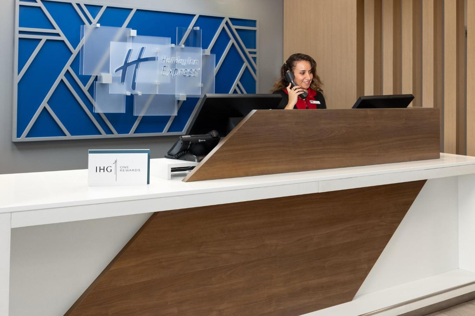 Holiday Inn Express Harrisburg I-81 - Hershey By Ihg Manadahill Exteriér fotografie